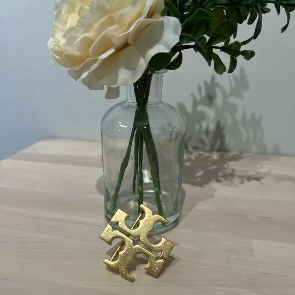 Tory Burch Logo Belt Buckle - Picture 2 of 4